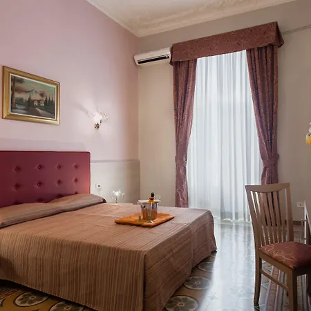 בית הארחה Domus Napoleone 4*
