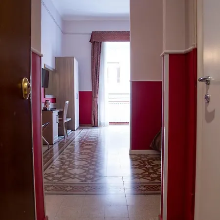 Domus Napoleone بيت ضيافة روما