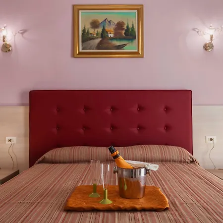 Domus Napoleone 4* روما