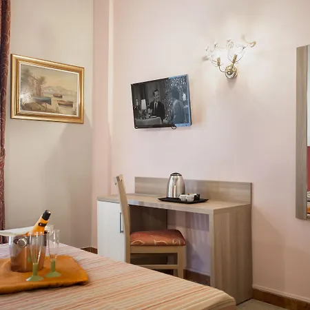 Gæstehus Domus Napoleone 4*