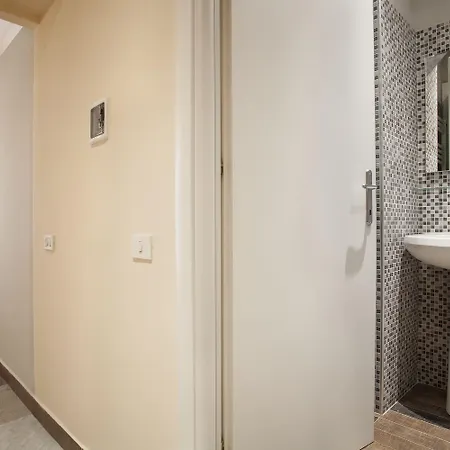 بيت ضيافة Domus Napoleone