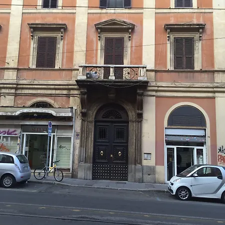拿破仑街多莫斯旅馆 4*
