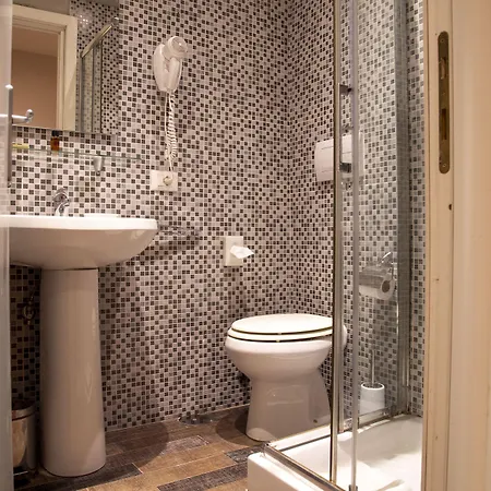 Domus Napoleone بيت ضيافة