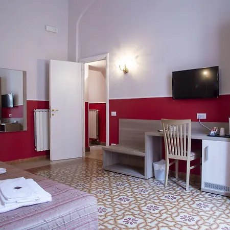 Domus Napoleone بيت ضيافة 4*