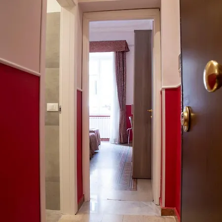 Domus Napoleone 3* Róma